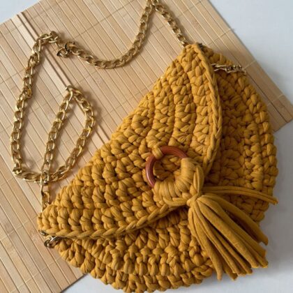 Bolsa Feminina de Crochê Luxo - Alça Dourada e Argola Amadeirada